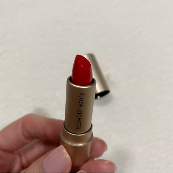 Bare Minerals Mineralist Hydra Smoothing Lipstick Mini - Courage Classic Red - Picture 2 of 3